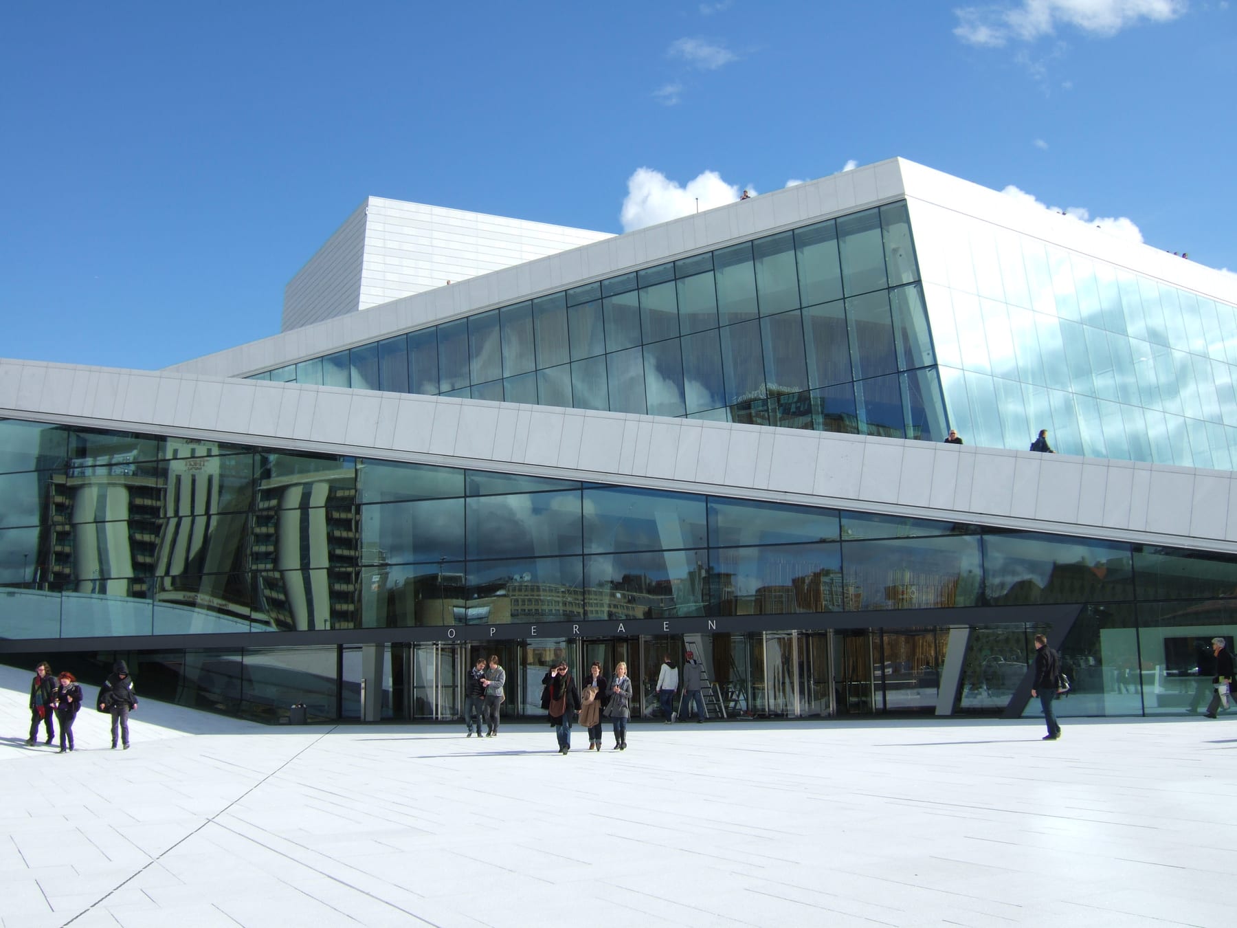 Operahuset i Oslo sett utenfra